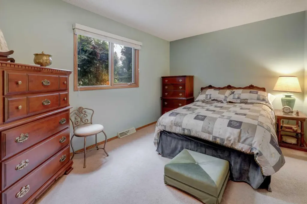 415 8 Street E Drumheller AB T0J0Y5