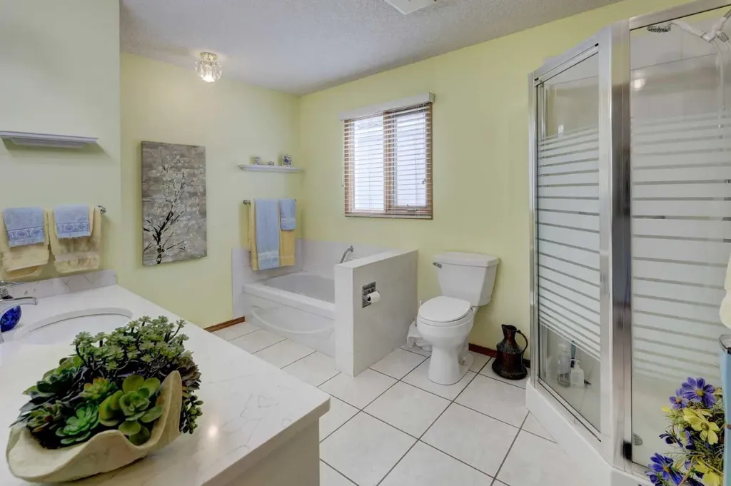 415 8 Street E Drumheller AB T0J0Y5