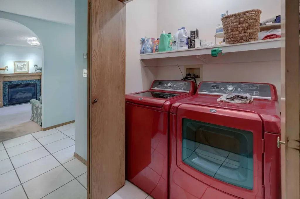 415 8 Street E Drumheller AB T0J0Y5