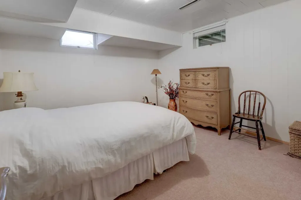 415 8 Street E Drumheller AB T0J0Y5
