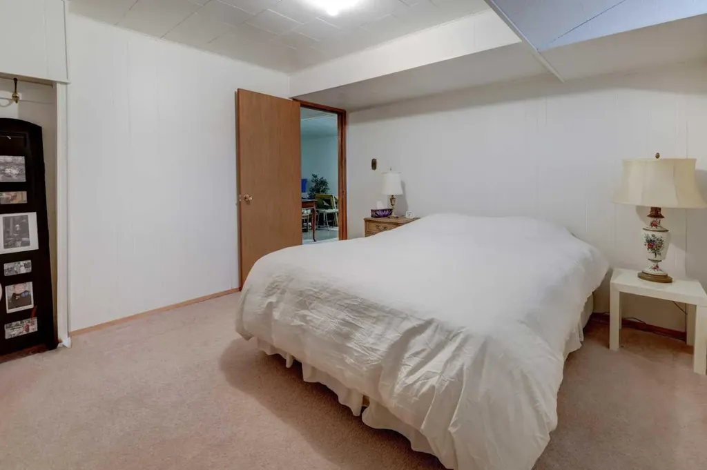 415 8 Street E Drumheller AB T0J0Y5