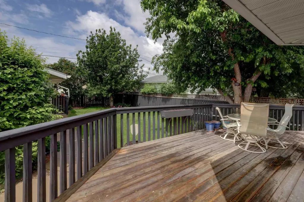 415 8 Street E Drumheller AB T0J0Y5