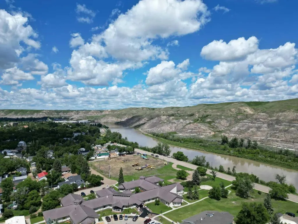 415 8 Street E Drumheller AB T0J0Y5