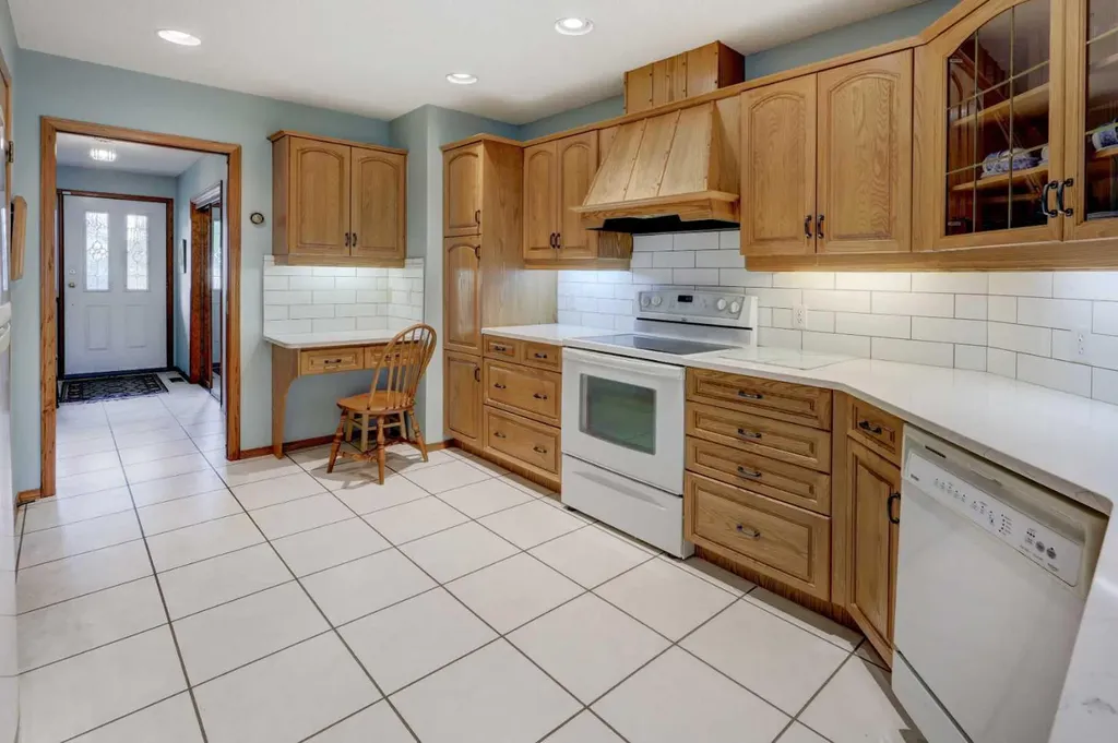 415 8 Street E Drumheller AB T0J0Y5