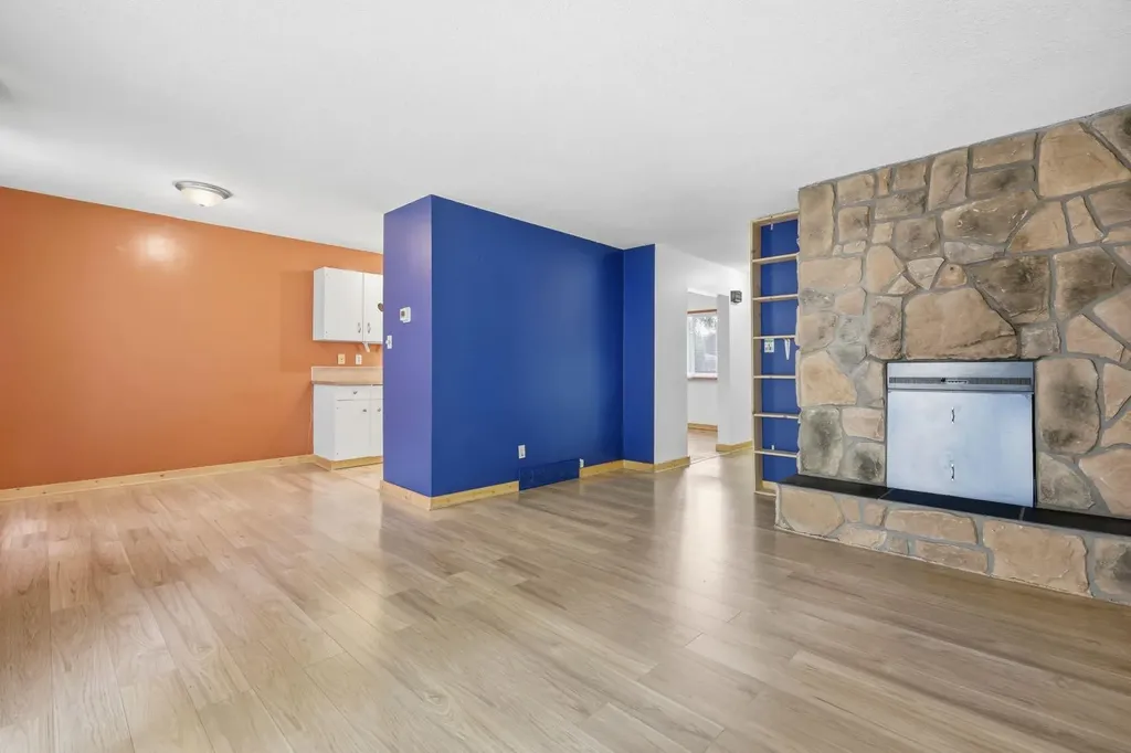 316 84 Avenue SE Calgary AB T2H1N4