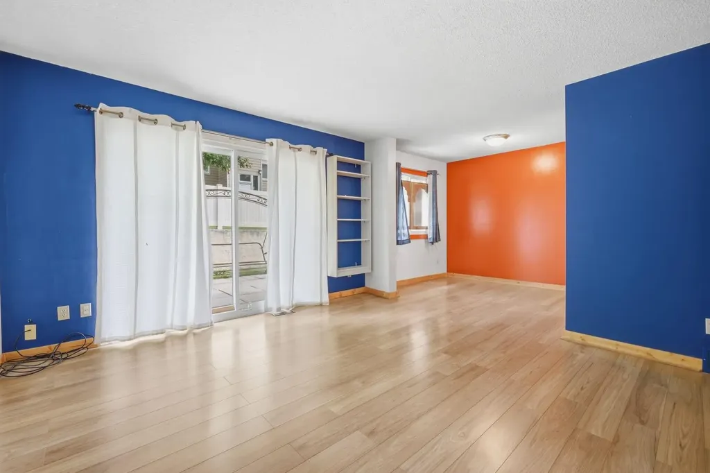 316 84 Avenue SE Calgary AB T2H1N4