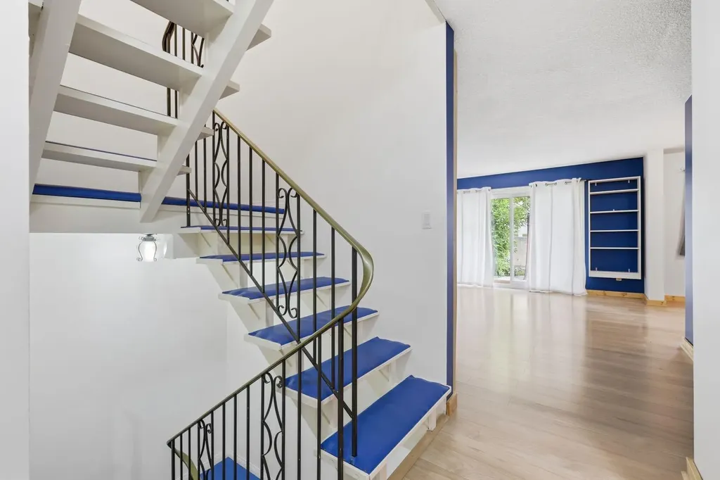 316 84 Avenue SE Calgary AB T2H1N4