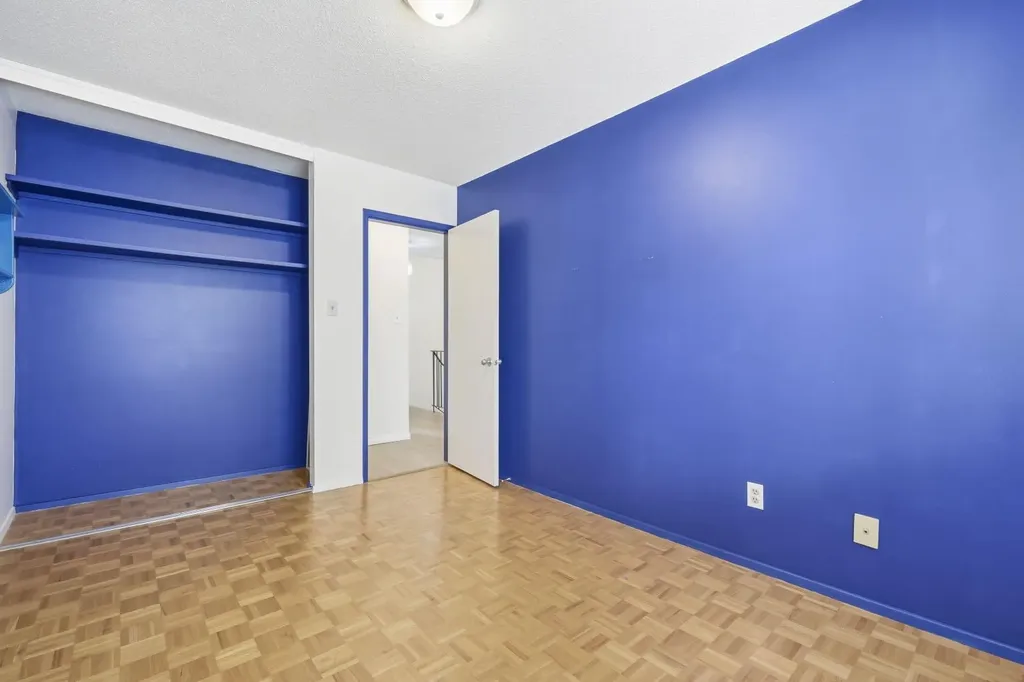 316 84 Avenue SE Calgary AB T2H1N4