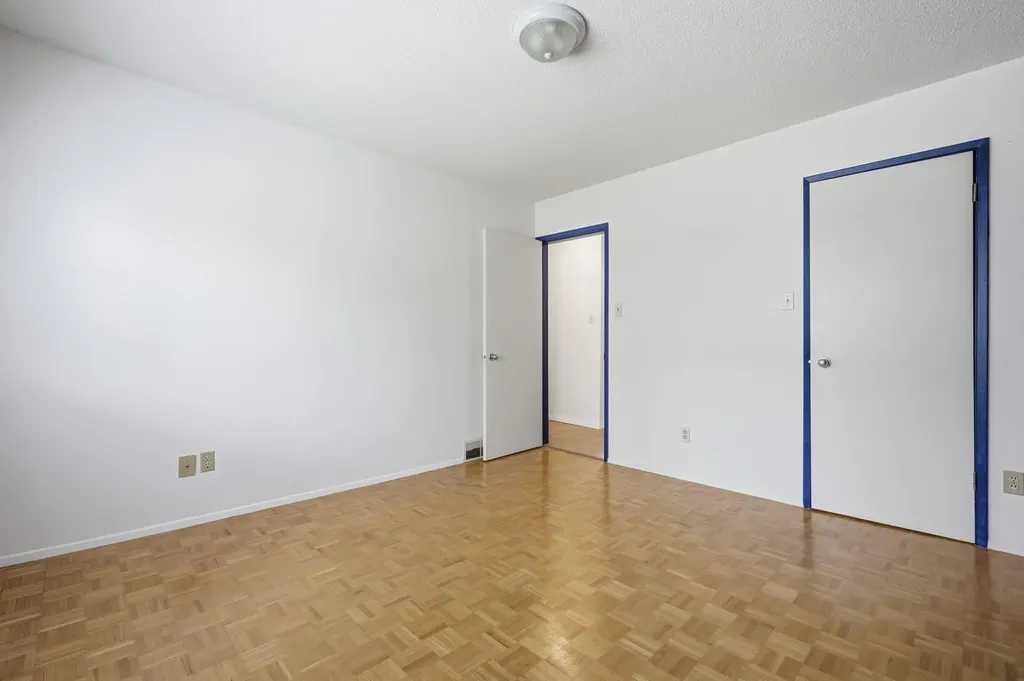 316 84 Avenue SE Calgary AB T2H1N4