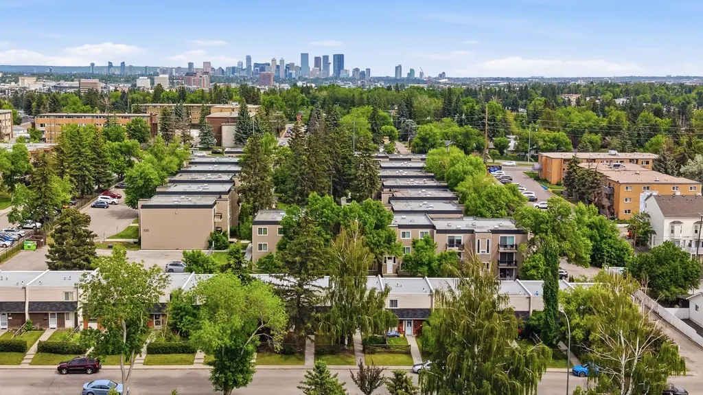 316 84 Avenue SE Calgary AB T2H1N4