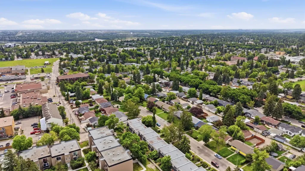 316 84 Avenue SE Calgary AB T2H1N4