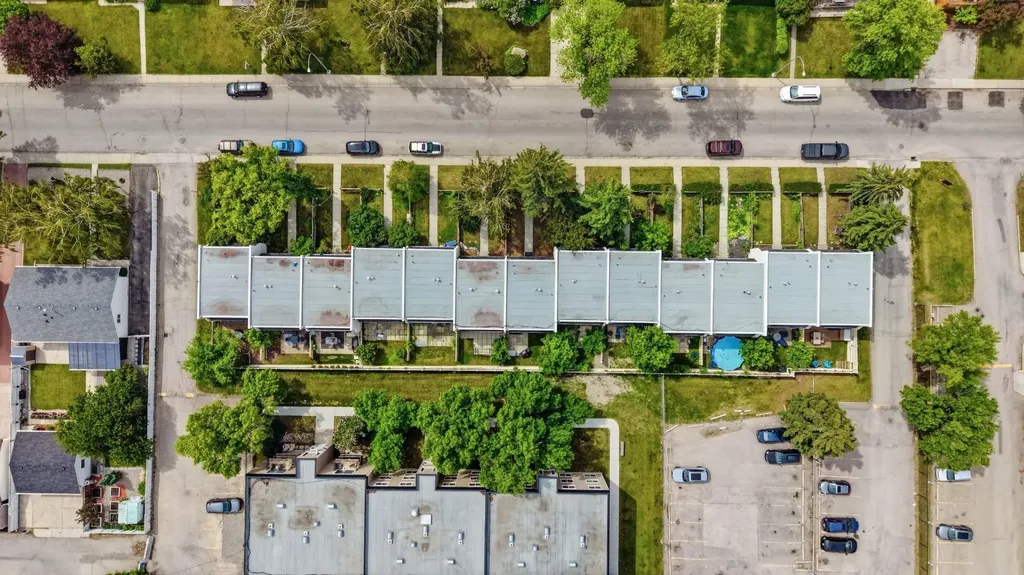 316 84 Avenue SE Calgary AB T2H1N4