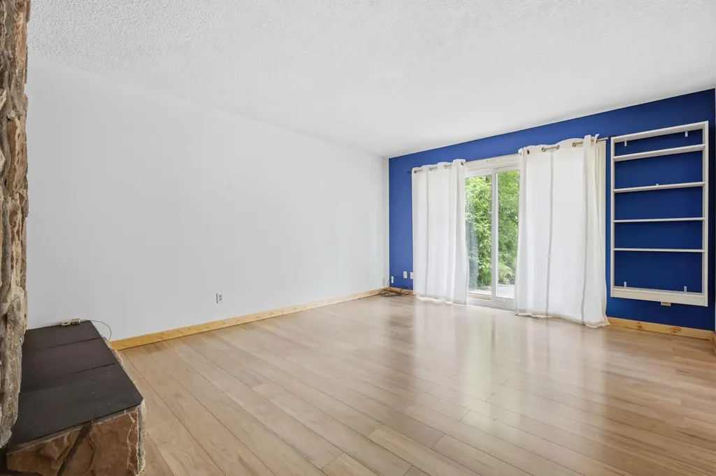 316 84 Avenue SE Calgary AB T2H1N4