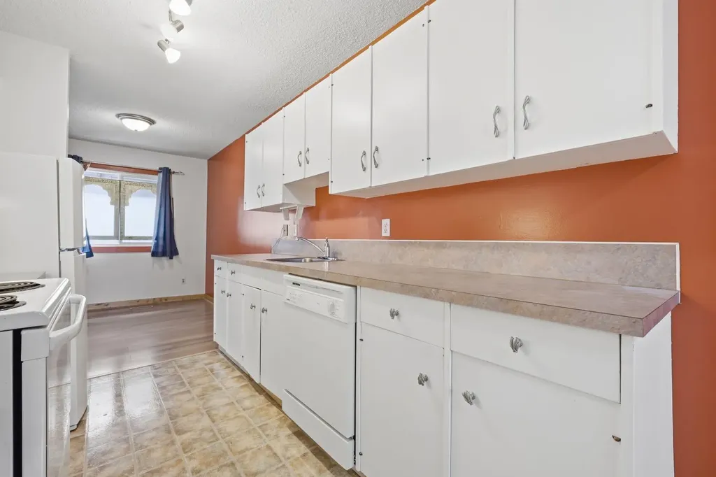 316 84 Avenue SE Calgary AB T2H1N4