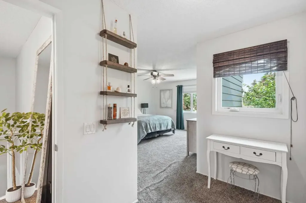 228 Theodore Place NW Calgary AB T2K 5S1