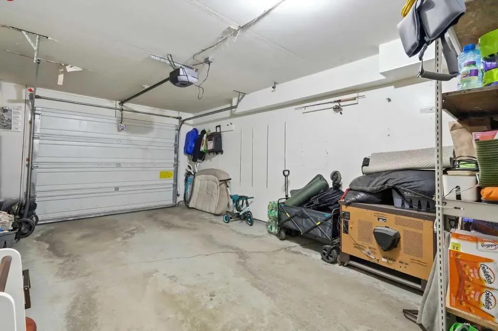 228 Theodore Place NW Calgary AB T2K 5S1