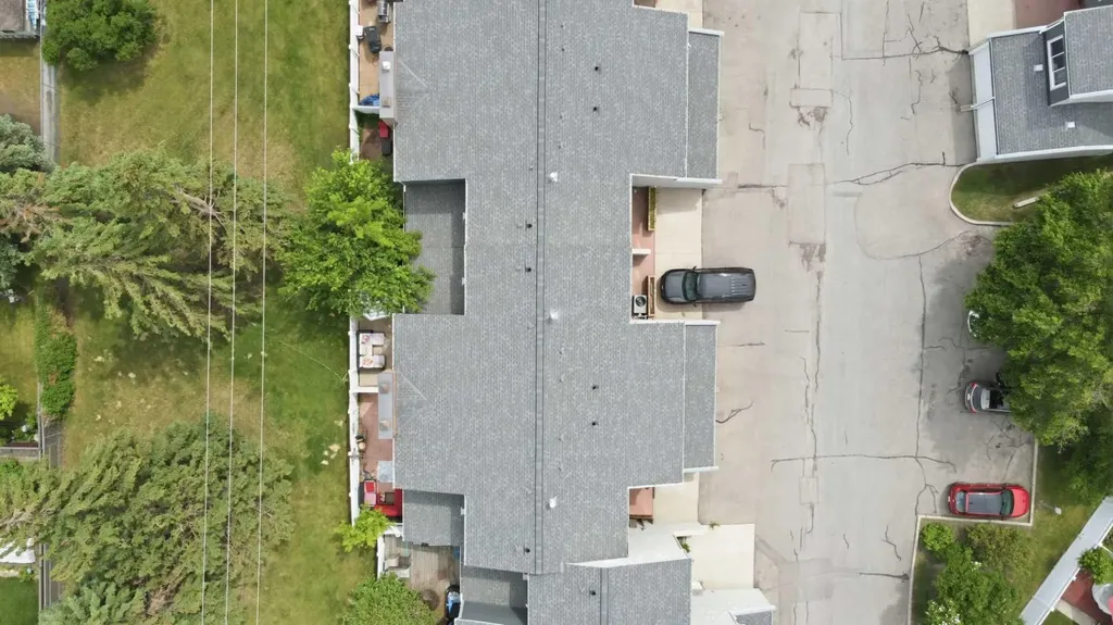 228 Theodore Place NW Calgary AB T2K 5S1