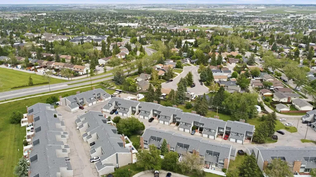 228 Theodore Place NW Calgary AB T2K 5S1