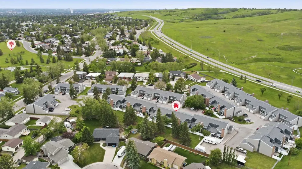 228 Theodore Place NW Calgary AB T2K 5S1