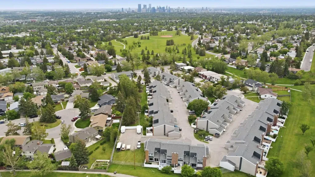 228 Theodore Place NW Calgary AB T2K 5S1