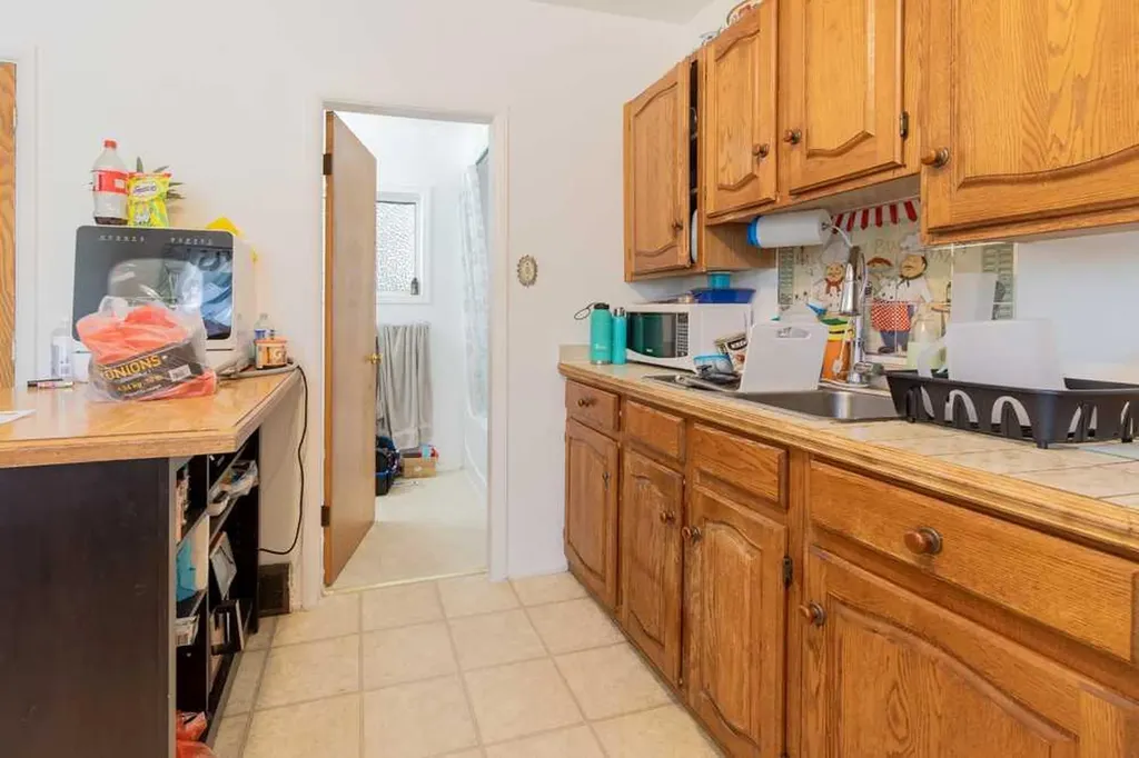 1118 12b Street S Lethbridge AB T1K 1S2