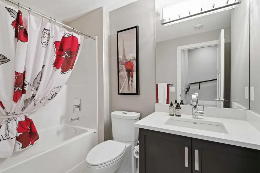 2827B 40 Street SW Calgary AB T3E 3J7
