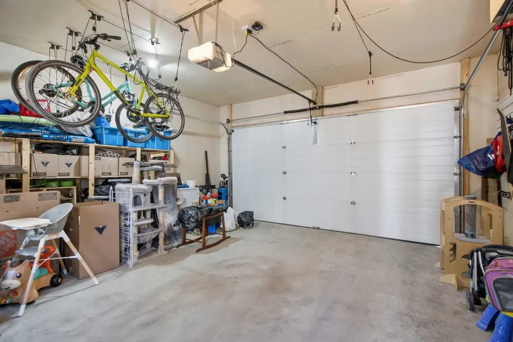 2827B 40 Street SW Calgary AB T3E 3J7