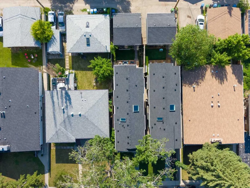 2827B 40 Street SW Calgary AB T3E 3J7