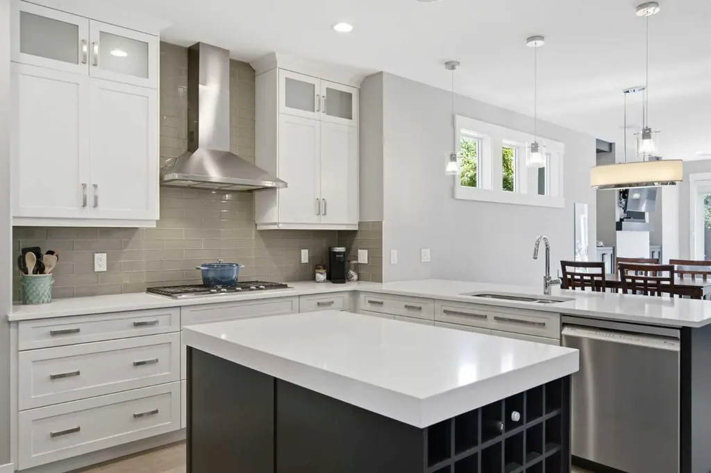 2827B 40 Street SW Calgary AB T3E 3J7