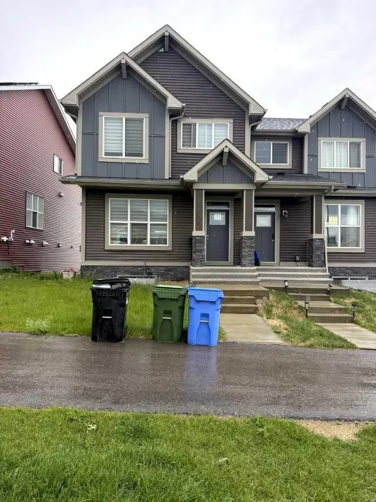 186 Aquila Drive NW Calgary AB T3R 1Y5