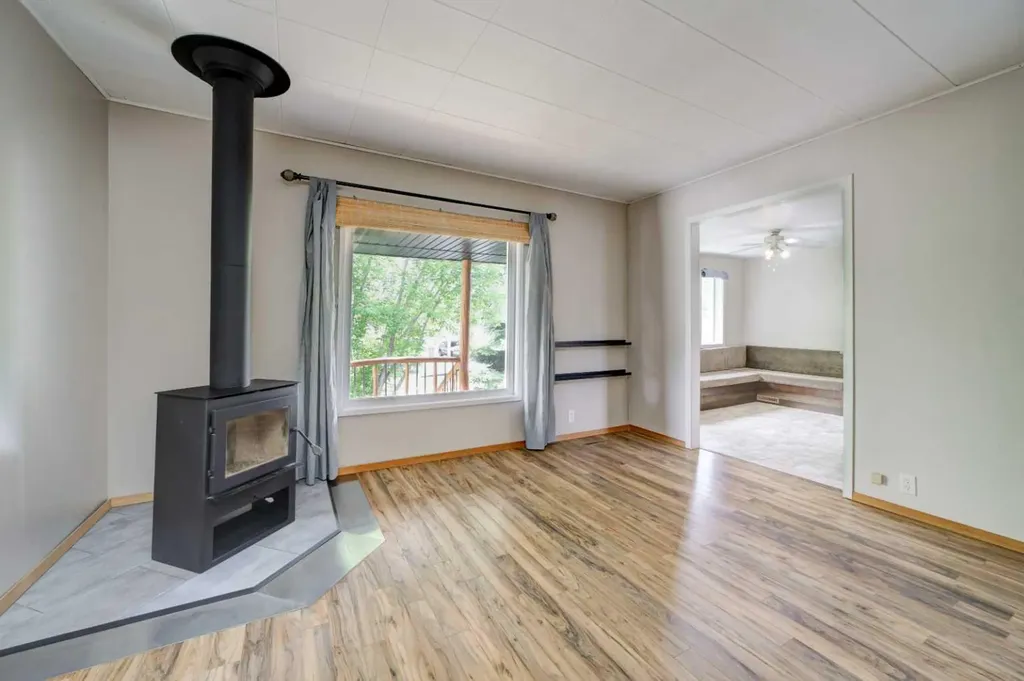 1124 James Avenue Pincher Creek AB T0K 1W0