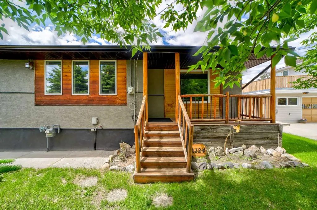 1124 James Avenue Pincher Creek AB T0K 1W0