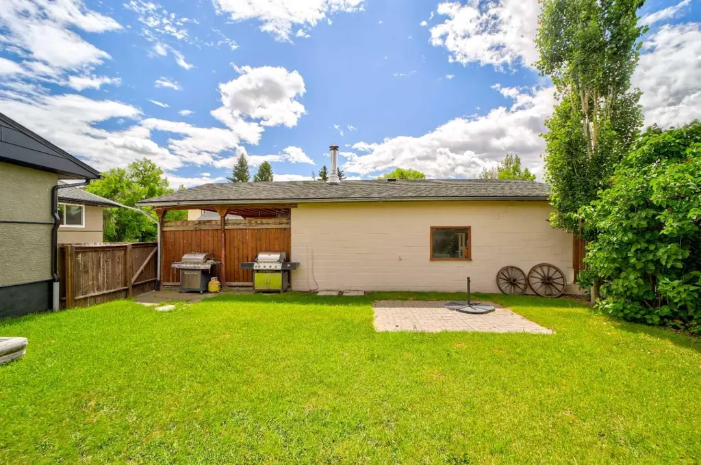 1124 James Avenue Pincher Creek AB T0K 1W0