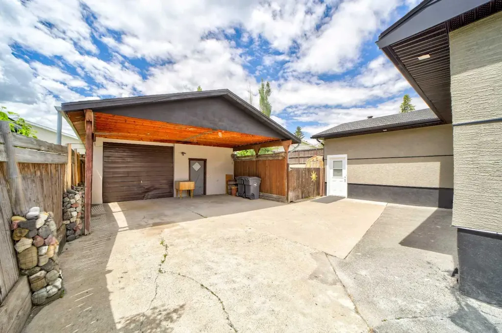 1124 James Avenue Pincher Creek AB T0K 1W0