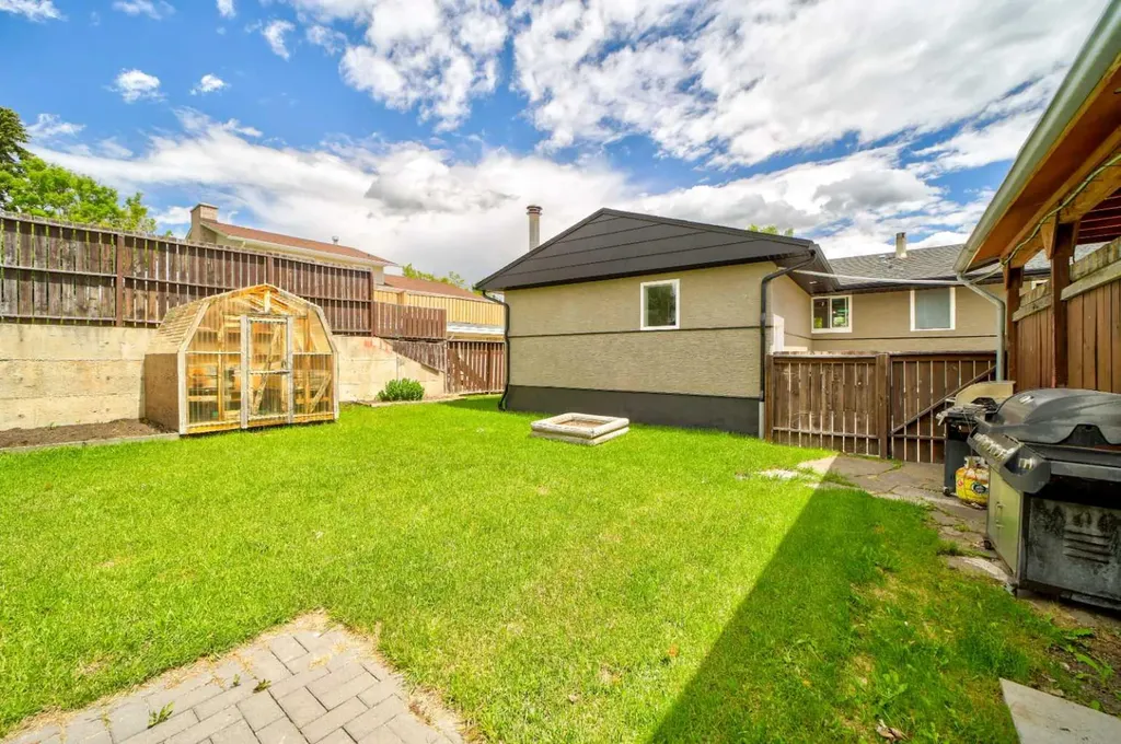 1124 James Avenue Pincher Creek AB T0K 1W0