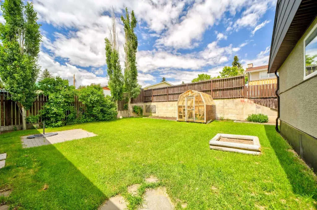1124 James Avenue Pincher Creek AB T0K 1W0