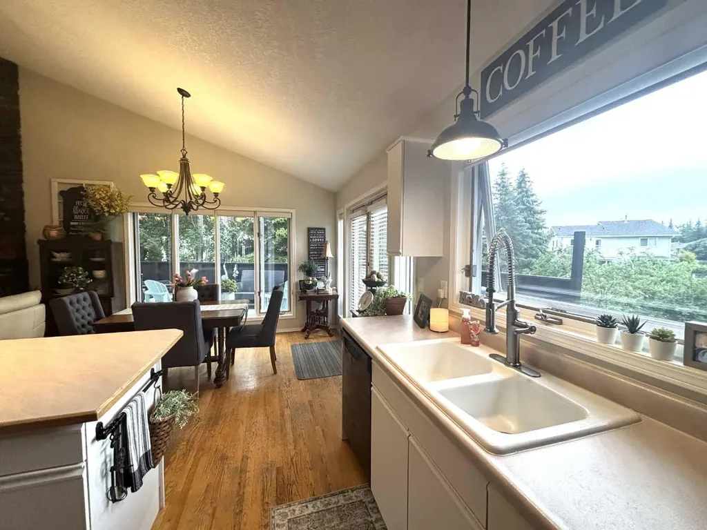 38 Blueberry Drive Whitecourt AB T7S1R2