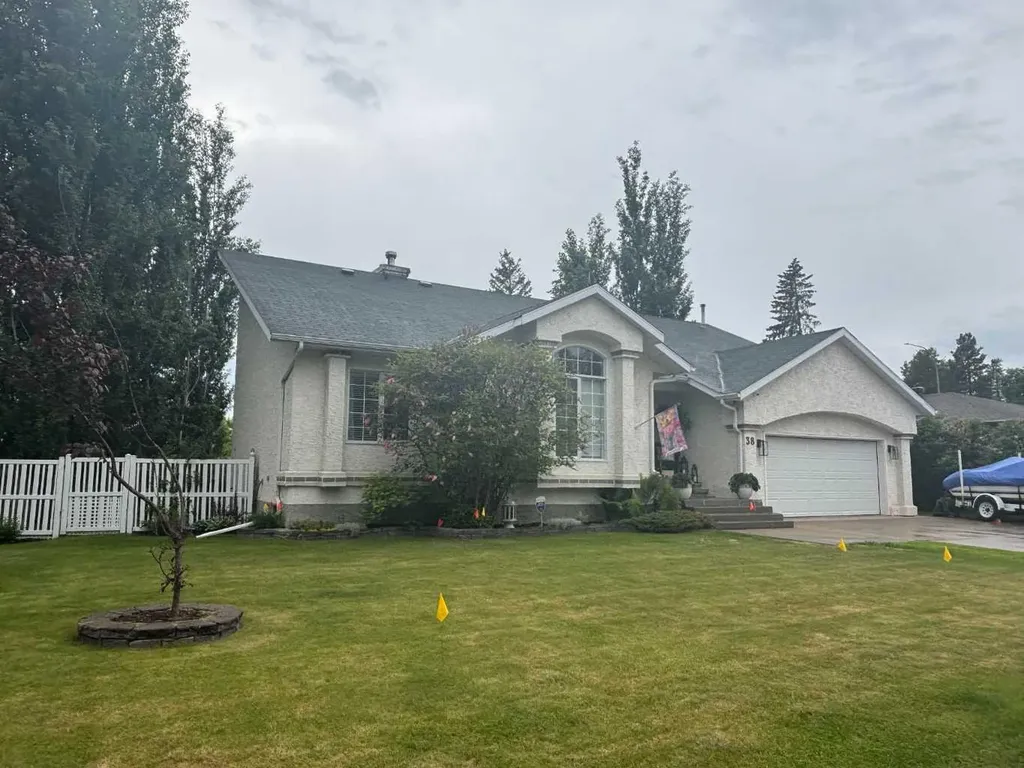 38 Blueberry Drive Whitecourt AB T7S1R2