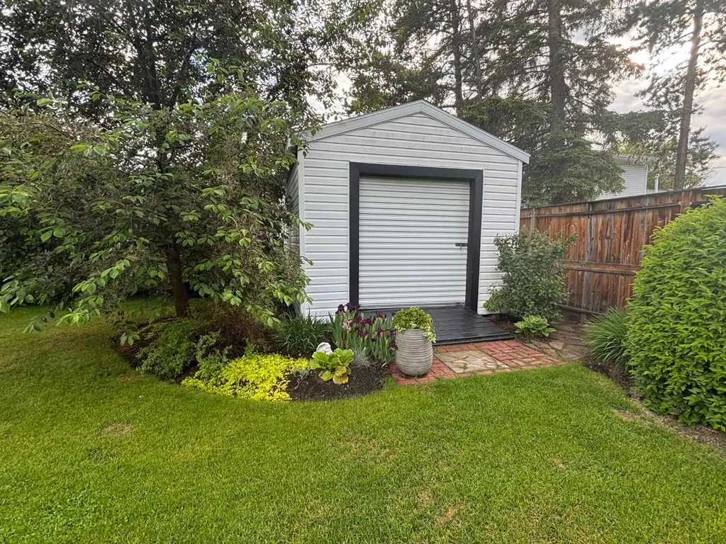 38 Blueberry Drive Whitecourt AB T7S1R2