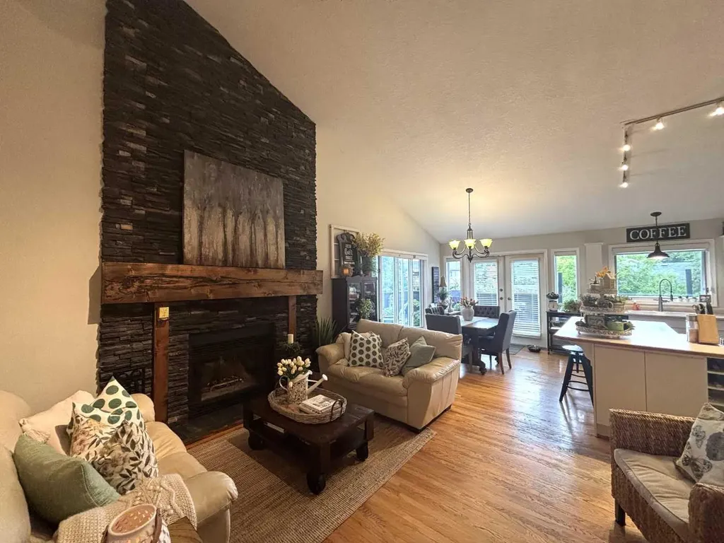 38 Blueberry Drive Whitecourt AB T7S1R2