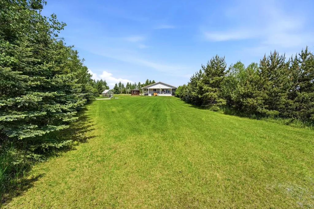45 Morning Meadows Drive Rural Ponoka County AB T4J 1R3