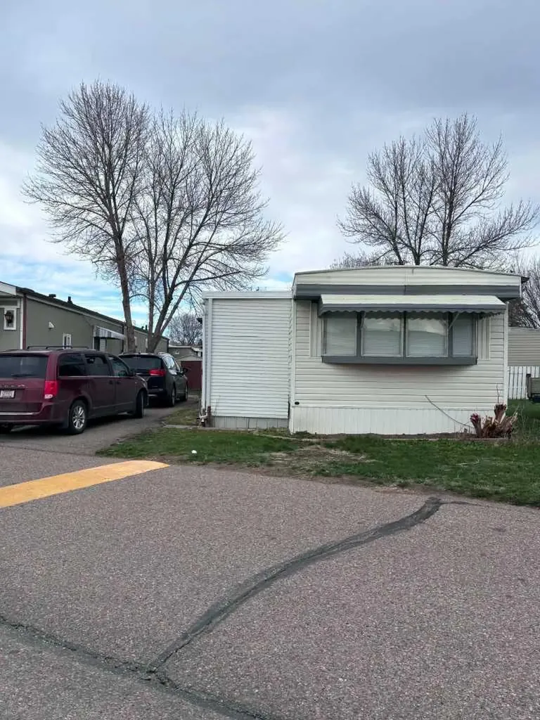 2300 13 Street N Lethbridge AB T1H4E8
