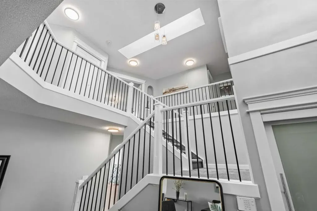 107 Edgebrook Circle NW Calgary AB T3A 5A4