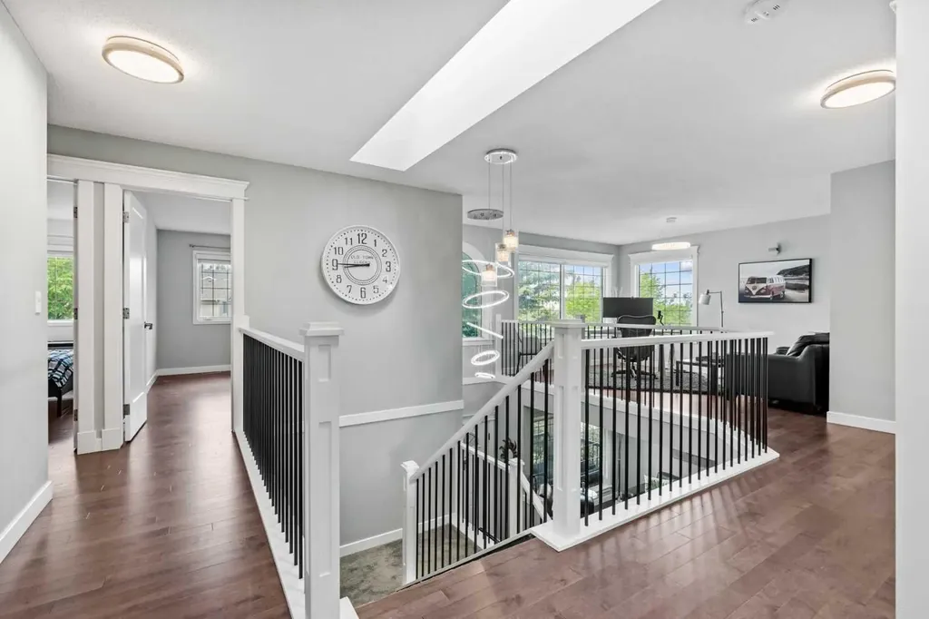 107 Edgebrook Circle NW Calgary AB T3A 5A4
