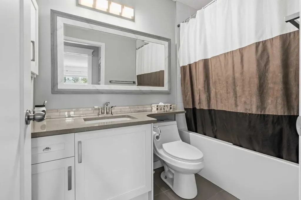 107 Edgebrook Circle NW Calgary AB T3A 5A4