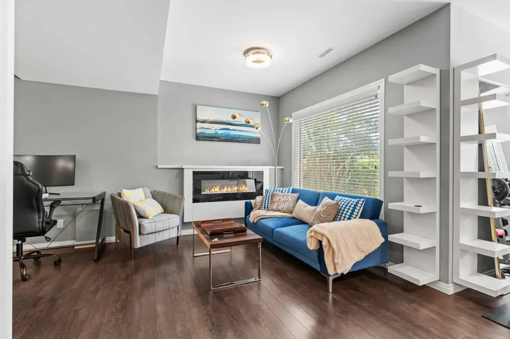 107 Edgebrook Circle NW Calgary AB T3A 5A4