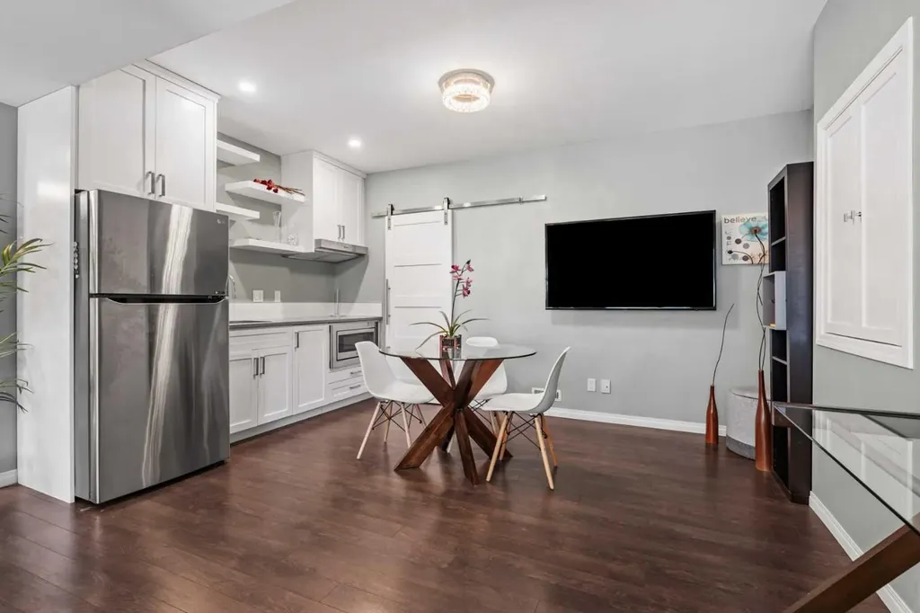 107 Edgebrook Circle NW Calgary AB T3A 5A4