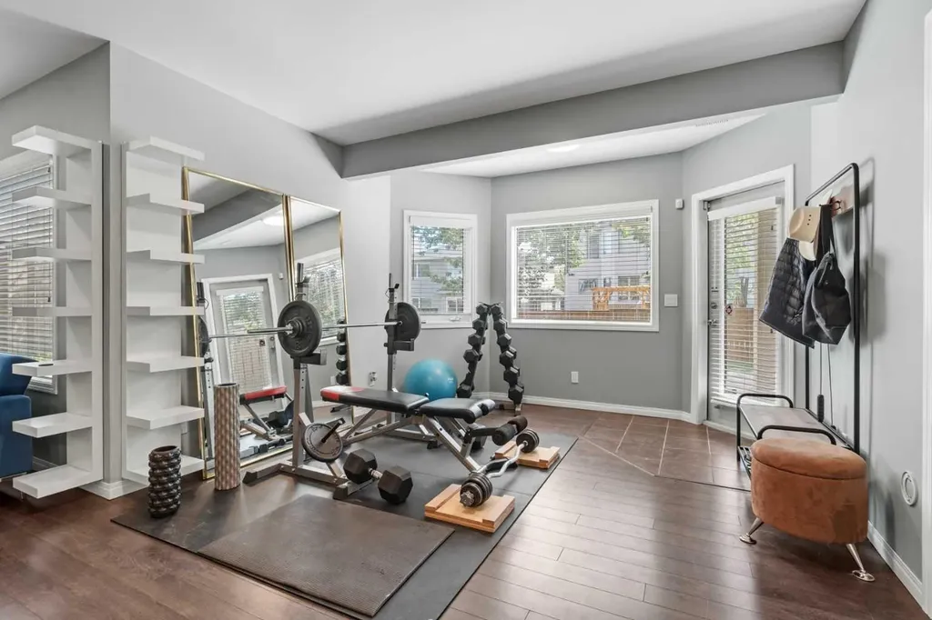 107 Edgebrook Circle NW Calgary AB T3A 5A4