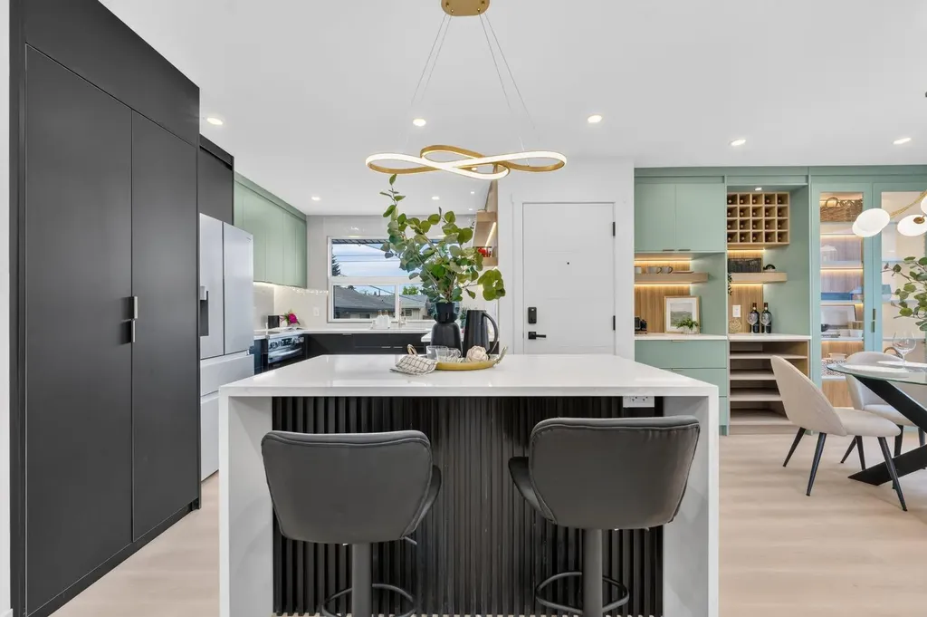 4911 Marcombe Road NE Calgary AB T2A 3G4