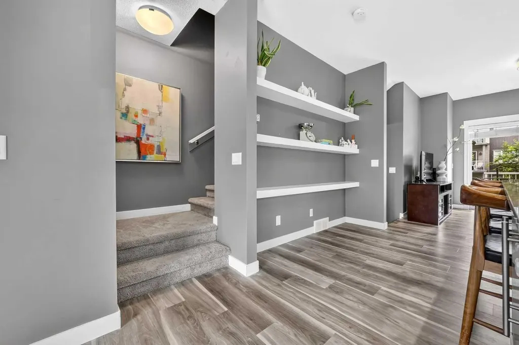 5305 32 Avenue SW Calgary AB T3E 8A2